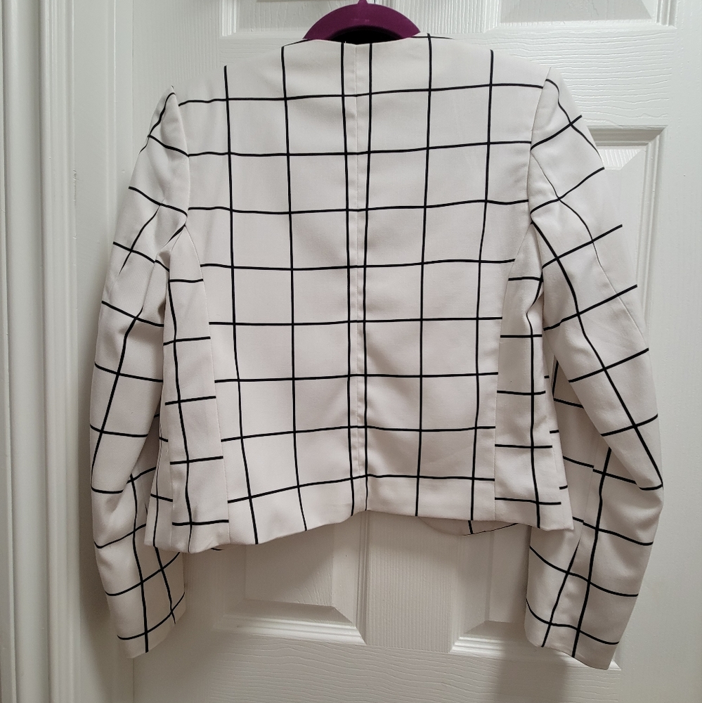 Blazer - Picture 2 of 4